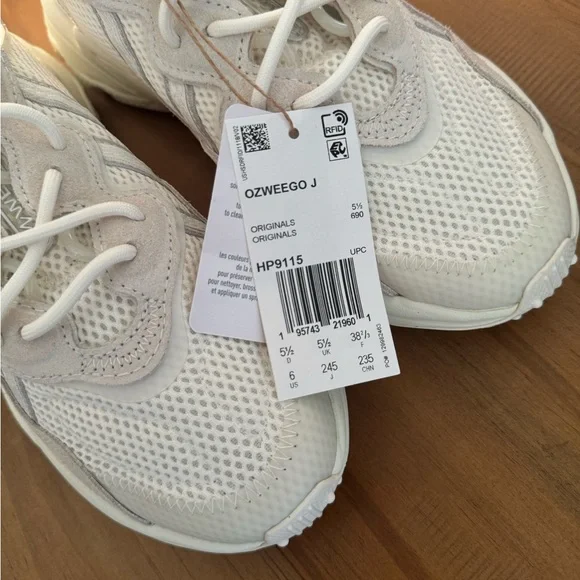 Adidas originals Ozweego shoes - Picture 7 of 12